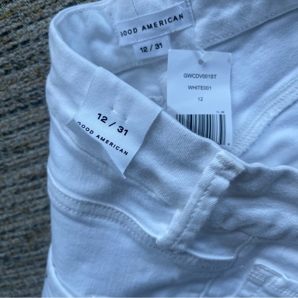 Good American Jeans - Picture 7 of 10